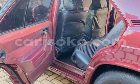 Acheter Occasion Voiture Mercedes-Benz E–Class Rouge à Kigali, Rwanda Acheter Occasion Voiture Mercedes-Benz E–Class Rouge à Kigali, Rwanda