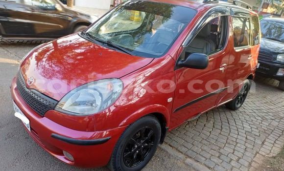 Buy Used Toyota Yaris Verso Red Car in Kigali in Rwanda Buy Used Toyota Yaris Verso Red Car in Kigali in Rwanda