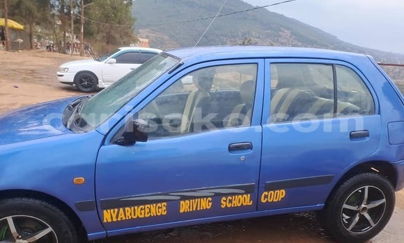 Acheter Occasion Voiture Toyota Starlet Bleu à Kigali, Rwanda Acheter Occasion Voiture Toyota Starlet Bleu à Kigali, Rwanda