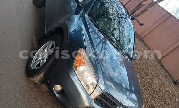 Acheter Occasion Voiture Toyota RAV4 Beige à Kigali, Rwanda Acheter Occasion Voiture Toyota RAV4 Beige à Kigali, Rwanda