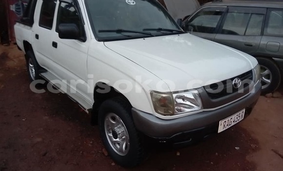 اشتري مستعمل Toyota Hilux Blanc سيارة في Kigali في Rwanda اشتري مستعمل Toyota Hilux Blanc سيارة في Kigali في Rwanda