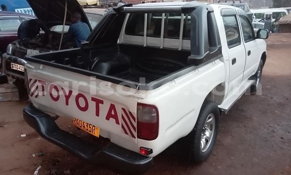 اشتري مستعمل Toyota Hilux Blanc سيارة في Kigali في Rwanda اشتري مستعمل Toyota Hilux Blanc سيارة في Kigali في Rwanda