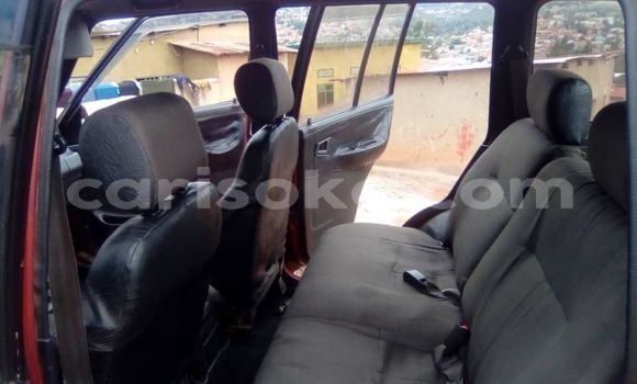 Acheter Occasion Voiture Suzuki Escudo Rouge à Kigali, Rwanda Acheter Occasion Voiture Suzuki Escudo Rouge à Kigali, Rwanda