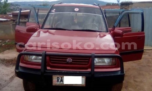 Acheter Occasion Voiture Suzuki Escudo Rouge à Kigali, Rwanda Acheter Occasion Voiture Suzuki Escudo Rouge à Kigali, Rwanda