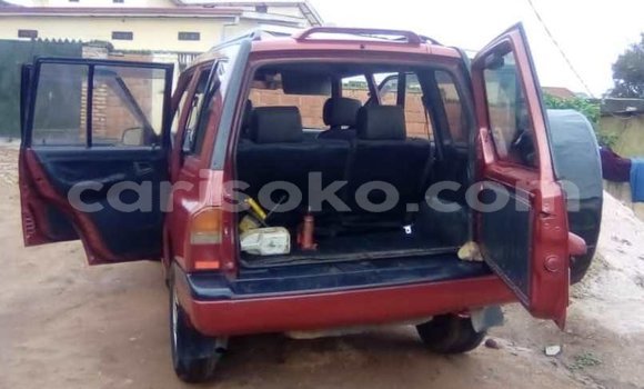 Acheter Occasion Voiture Suzuki Escudo Rouge à Kigali, Rwanda Acheter Occasion Voiture Suzuki Escudo Rouge à Kigali, Rwanda