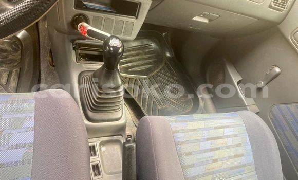 Acheter Occasion Voiture Toyota RAV4 Noir à Kigali, Rwanda Acheter Occasion Voiture Toyota RAV4 Noir à Kigali, Rwanda