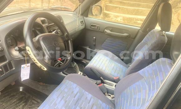 Acheter Occasion Voiture Toyota RAV4 Noir à Kigali, Rwanda Acheter Occasion Voiture Toyota RAV4 Noir à Kigali, Rwanda