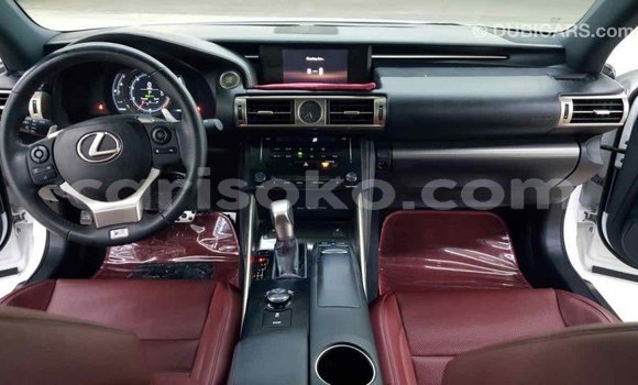 Acheter Import Voiture Lexus IS Blanc à Import - Dubai, Rwanda Acheter Import Voiture Lexus IS Blanc à Import - Dubai, Rwanda