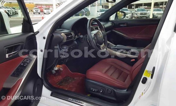 Acheter Import Voiture Lexus IS Blanc à Import - Dubai, Rwanda Acheter Import Voiture Lexus IS Blanc à Import - Dubai, Rwanda