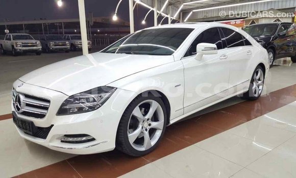 اشتري Imported Mercedes-Benz 190 (W201) Blanc سيارة في Import - Dubai في Rwanda اشتري Imported Mercedes-Benz 190 (W201) Blanc سيارة في Import - Dubai في Rwanda