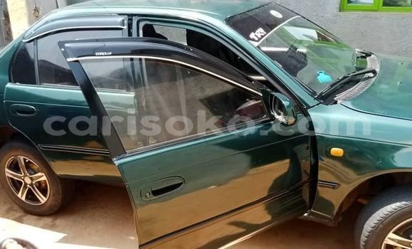 Acheter Occasion Voiture Toyota Corolla Vert à Kigali, Rwanda Acheter Occasion Voiture Toyota Corolla Vert à Kigali, Rwanda
