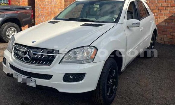 اشتري مستعمل Mercedes-Benz ML–Class Blanc سيارة في Kigali في Rwanda اشتري مستعمل Mercedes-Benz ML–Class Blanc سيارة في Kigali في Rwanda