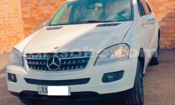 اشتري مستعمل Mercedes-Benz ML–Class Blanc سيارة في Kigali في Rwanda اشتري مستعمل Mercedes-Benz ML–Class Blanc سيارة في Kigali في Rwanda