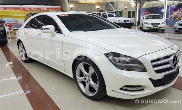 اشتري Imported Mercedes-Benz 190 (W201) Blanc سيارة في Import - Dubai في Rwanda اشتري Imported Mercedes-Benz 190 (W201) Blanc سيارة في Import - Dubai في Rwanda