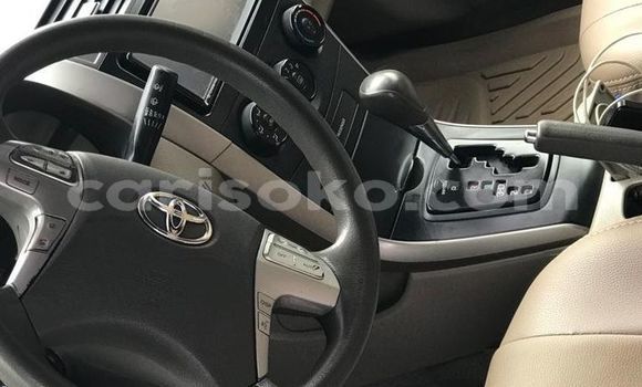 Acheter Occasion Voiture Toyota Corolla Rouge à Kigali, Rwanda Acheter Occasion Voiture Toyota Corolla Rouge à Kigali, Rwanda