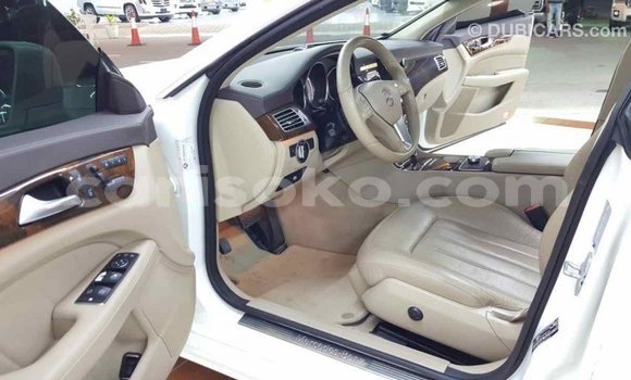 اشتري Imported Mercedes-Benz 190 (W201) Blanc سيارة في Import - Dubai في Rwanda اشتري Imported Mercedes-Benz 190 (W201) Blanc سيارة في Import - Dubai في Rwanda