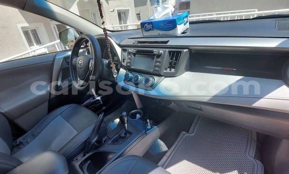 اشتري مستعمل Toyota RAV4 Marron سيارة في Kigali في Rwanda اشتري مستعمل Toyota RAV4 Marron سيارة في Kigali في Rwanda