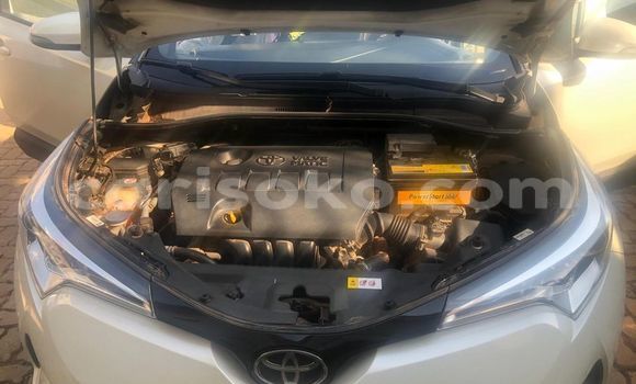 Acheter Occasion Voiture Toyota C-HR Blanc à Kigali, Rwanda Acheter Occasion Voiture Toyota C-HR Blanc à Kigali, Rwanda