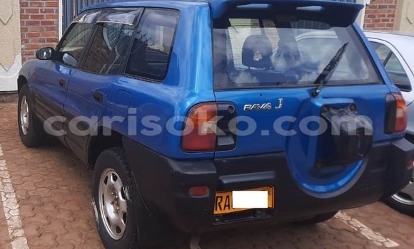Acheter Occasion Voiture Toyota RAV4 Bleu à Kigali, Rwanda Acheter Occasion Voiture Toyota RAV4 Bleu à Kigali, Rwanda