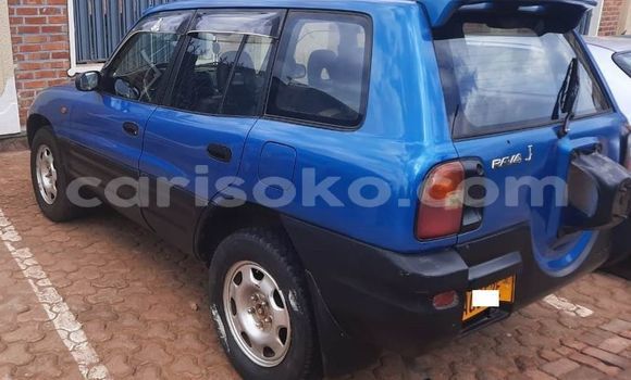 Acheter Occasion Voiture Toyota RAV4 Bleu à Kigali, Rwanda Acheter Occasion Voiture Toyota RAV4 Bleu à Kigali, Rwanda