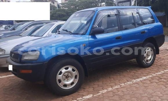 Acheter Occasion Voiture Toyota RAV4 Bleu à Kigali, Rwanda Acheter Occasion Voiture Toyota RAV4 Bleu à Kigali, Rwanda
