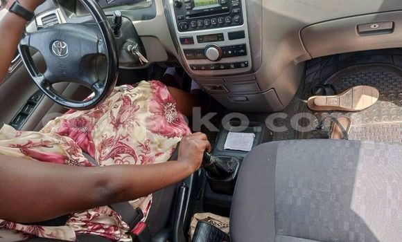 اشتري مستعمل Toyota Avensis Gris سيارة في Kigali في Rwanda اشتري مستعمل Toyota Avensis Gris سيارة في Kigali في Rwanda