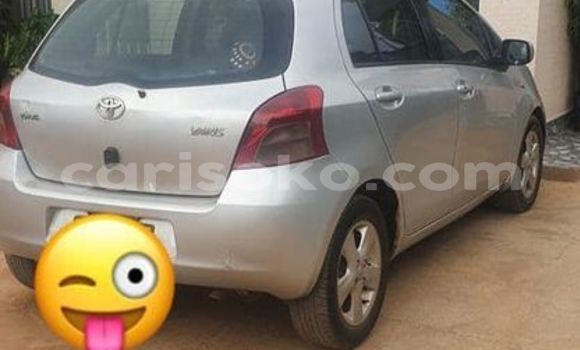 Acheter Occasion Voiture Toyota Yaris Beige à Kigali, Rwanda Acheter Occasion Voiture Toyota Yaris Beige à Kigali, Rwanda