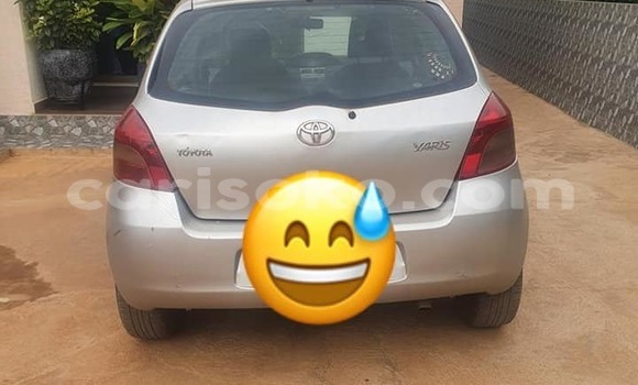 Acheter Occasion Voiture Toyota Yaris Beige à Kigali, Rwanda Acheter Occasion Voiture Toyota Yaris Beige à Kigali, Rwanda