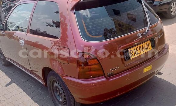 Acheter Occasion Voiture Toyota Starlet Marron à Kigali, Rwanda Acheter Occasion Voiture Toyota Starlet Marron à Kigali, Rwanda