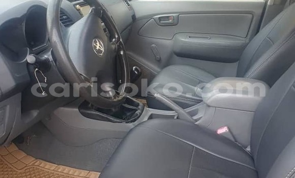 Sayi Na hannu Toyota Hilux Noir Mota in Kigali a Rwanda Sayi Na hannu Toyota Hilux Noir Mota in Kigali a Rwanda