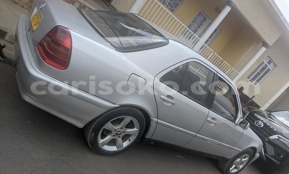 Sayi Na hannu Mercedes-Benz C-Classe Autre Mota in Kigali a Rwanda Sayi Na hannu Mercedes-Benz C-Classe Autre Mota in Kigali a Rwanda