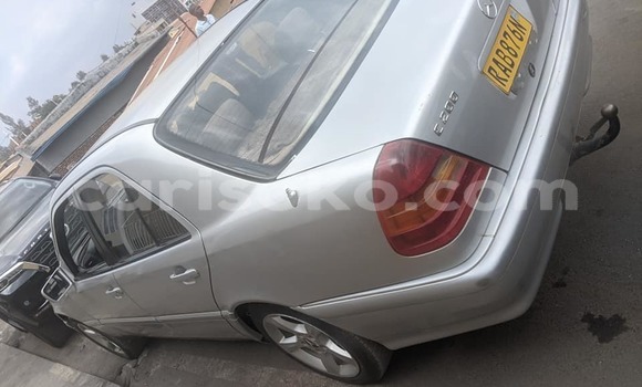 Sayi Na hannu Mercedes-Benz C-Classe Autre Mota in Kigali a Rwanda Sayi Na hannu Mercedes-Benz C-Classe Autre Mota in Kigali a Rwanda