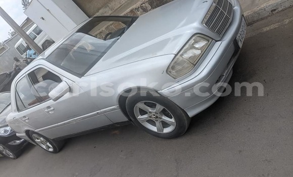 Sayi Na hannu Mercedes-Benz C-Classe Autre Mota in Kigali a Rwanda Sayi Na hannu Mercedes-Benz C-Classe Autre Mota in Kigali a Rwanda