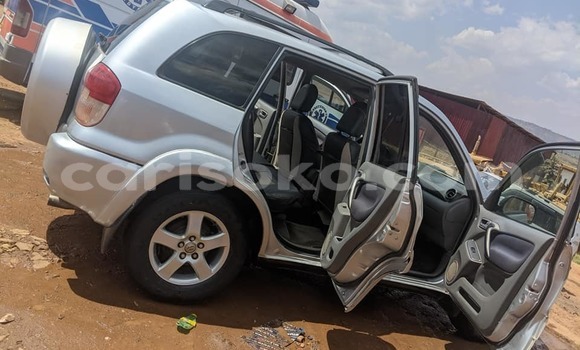 Sayi Na hannu Toyota RAV4 Autre Mota in Kigali a Rwanda Sayi Na hannu Toyota RAV4 Autre Mota in Kigali a Rwanda