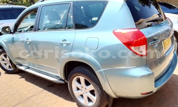 Acheter Occasion Voiture Toyota RAV4 Vert à Kigali, Rwanda Acheter Occasion Voiture Toyota RAV4 Vert à Kigali, Rwanda