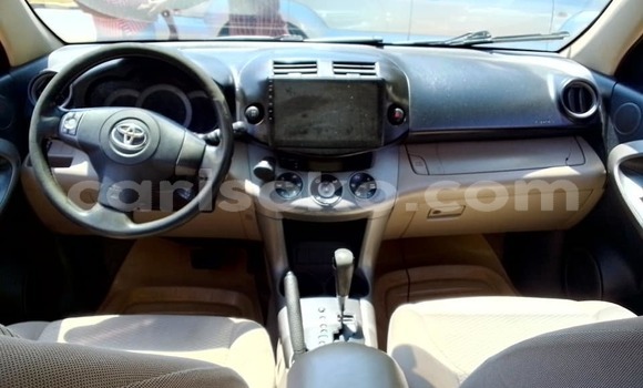 Acheter Occasion Voiture Toyota RAV4 Vert à Kigali, Rwanda Acheter Occasion Voiture Toyota RAV4 Vert à Kigali, Rwanda