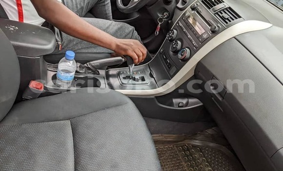 Acheter Occasion Voiture Toyota Corolla Gris à Kigali, Rwanda Acheter Occasion Voiture Toyota Corolla Gris à Kigali, Rwanda