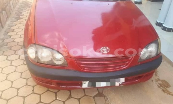 Acheter Occasion Voiture Toyota Avensis Rouge à Kigali, Rwanda Acheter Occasion Voiture Toyota Avensis Rouge à Kigali, Rwanda