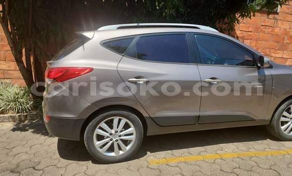 Buy Used Hyundai Tucson Silver Car in Kigali in Rwanda Buy Used Hyundai Tucson Silver Car in Kigali in Rwanda