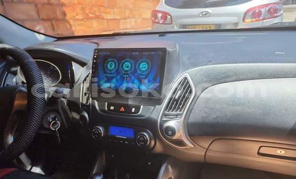 Buy Used Hyundai Tucson Silver Car in Kigali in Rwanda Buy Used Hyundai Tucson Silver Car in Kigali in Rwanda