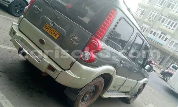 Acheter Occasion Voiture Mahindra Scorpio Gris à Kigali, Rwanda