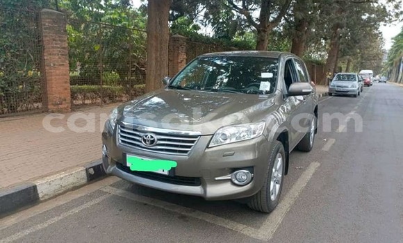Sayi Na hannu Toyota RAV4 Gris Mota in Kigali a Rwanda Sayi Na hannu Toyota RAV4 Gris Mota in Kigali a Rwanda