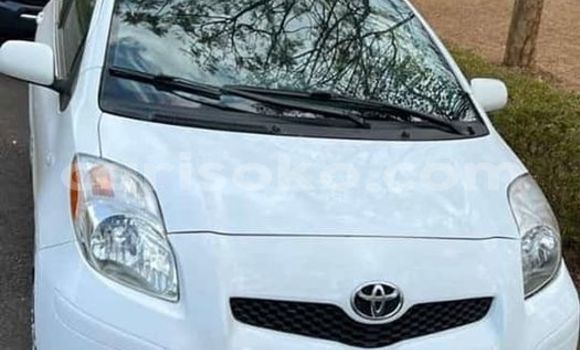 Acheter Occasion Voiture Toyota Yaris Blanc à Kigali, Rwanda Acheter Occasion Voiture Toyota Yaris Blanc à Kigali, Rwanda