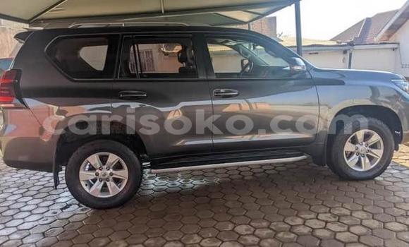 اشتري مستعمل Toyota Land Cruiser Gris سيارة في Kigali في Rwanda اشتري مستعمل Toyota Land Cruiser Gris سيارة في Kigali في Rwanda