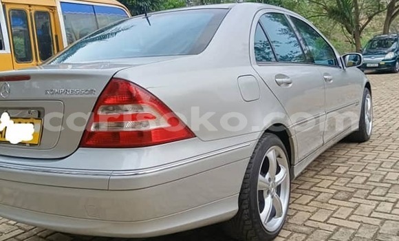 Sayi Na hannu Mercedes-Benz C–Class Autre Mota in Kigali a Rwanda Sayi Na hannu Mercedes-Benz C–Class Autre Mota in Kigali a Rwanda