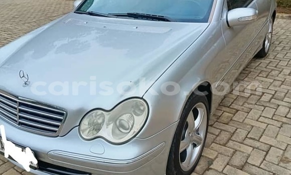 Sayi Na hannu Mercedes-Benz C–Class Autre Mota in Kigali a Rwanda Sayi Na hannu Mercedes-Benz C–Class Autre Mota in Kigali a Rwanda