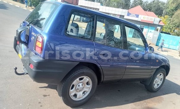 Sayi Na hannu Toyota RAV4 Bleu Mota in Kigali a Rwanda Sayi Na hannu Toyota RAV4 Bleu Mota in Kigali a Rwanda