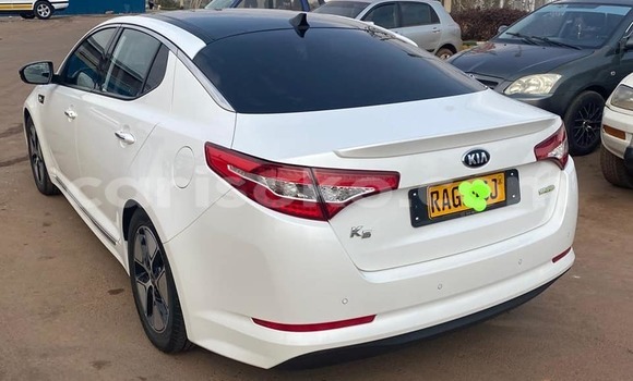 Sayi Na hannu Kia K5 Blanc Mota in Kigali a Rwanda Sayi Na hannu Kia K5 Blanc Mota in Kigali a Rwanda
