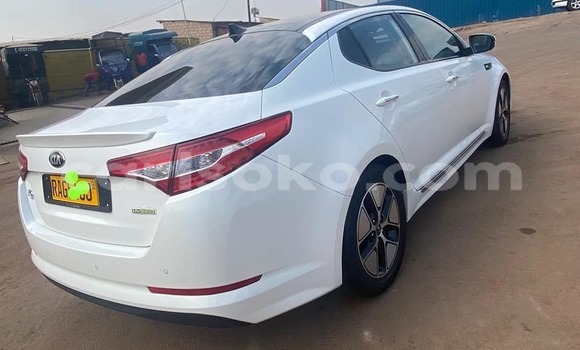 Sayi Na hannu Kia K5 Blanc Mota in Kigali a Rwanda Sayi Na hannu Kia K5 Blanc Mota in Kigali a Rwanda