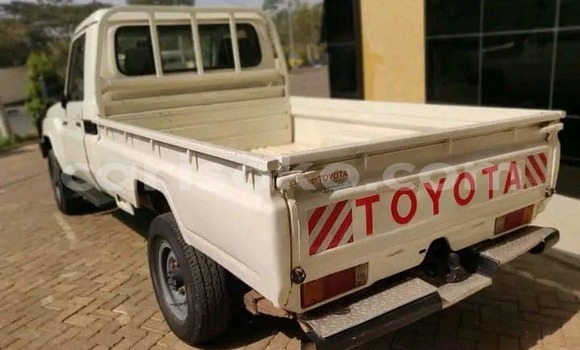 Buy Used Toyota Land Cruiser White Car in Kigali in Rwanda Buy Used Toyota Land Cruiser White Car in Kigali in Rwanda